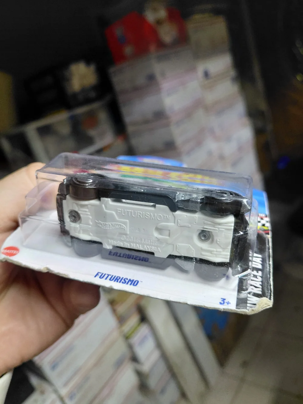 Hot Wheels Futurismo (Model HYY65), released as number 124/250 in the 2025 mainl